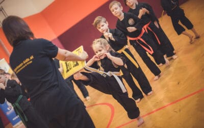 Bruchtest für junge Karatekas: Mutig und Eindrucksvoll